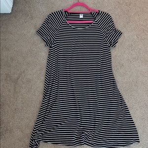 Old Navy Black and White T-shirt Dress